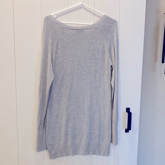 Schwiing Deep V Long Fitted Sweater w Tribal Design Size S - Picture 2 of 6